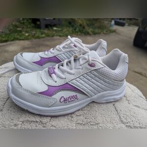 Women's Curves Athletic Sneakers Size 6